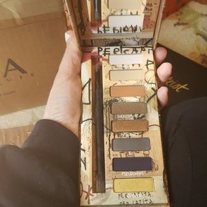 Urban decay x Jean-Michel basquiat palette